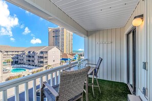 Outdoor dining - New! Luxury & Updated 2BR w/ Ocean views! (Horry County)