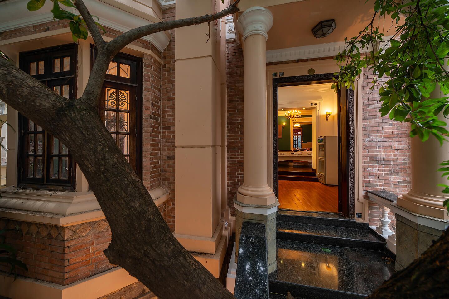 المنشأة من الخارج