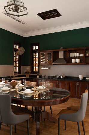 Villa superior, alberca privada | Servicio a la habitación