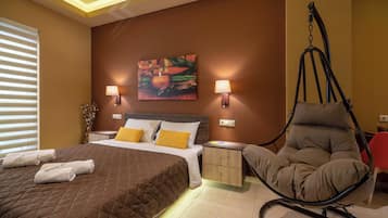 Apartment, Balcony | Blackout drapes, iron/ironing board, free WiFi