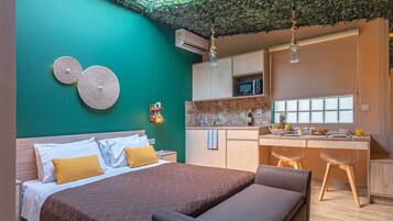 Studio Suite | Blackout curtains, iron/ironing board, free WiFi