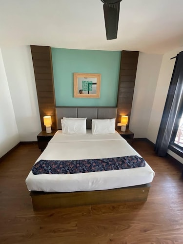 Perhentian Island Resort - Big Island Bs