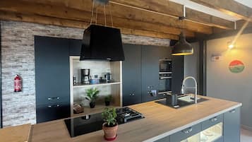 Micro-ondes, four, plaque de cuisson, lave-vaisselle