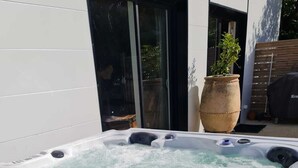 室外 SPA 浴池