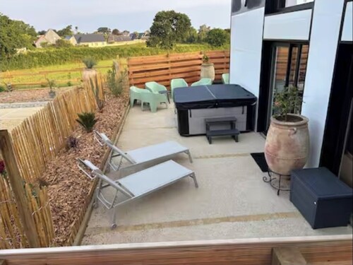 The spacious Siec loft 10 minutes' walk from the beaches of Trélévern.