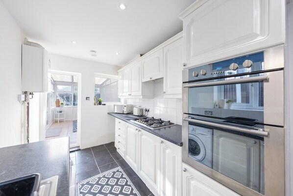 Fridge, microwave, oven, stovetop