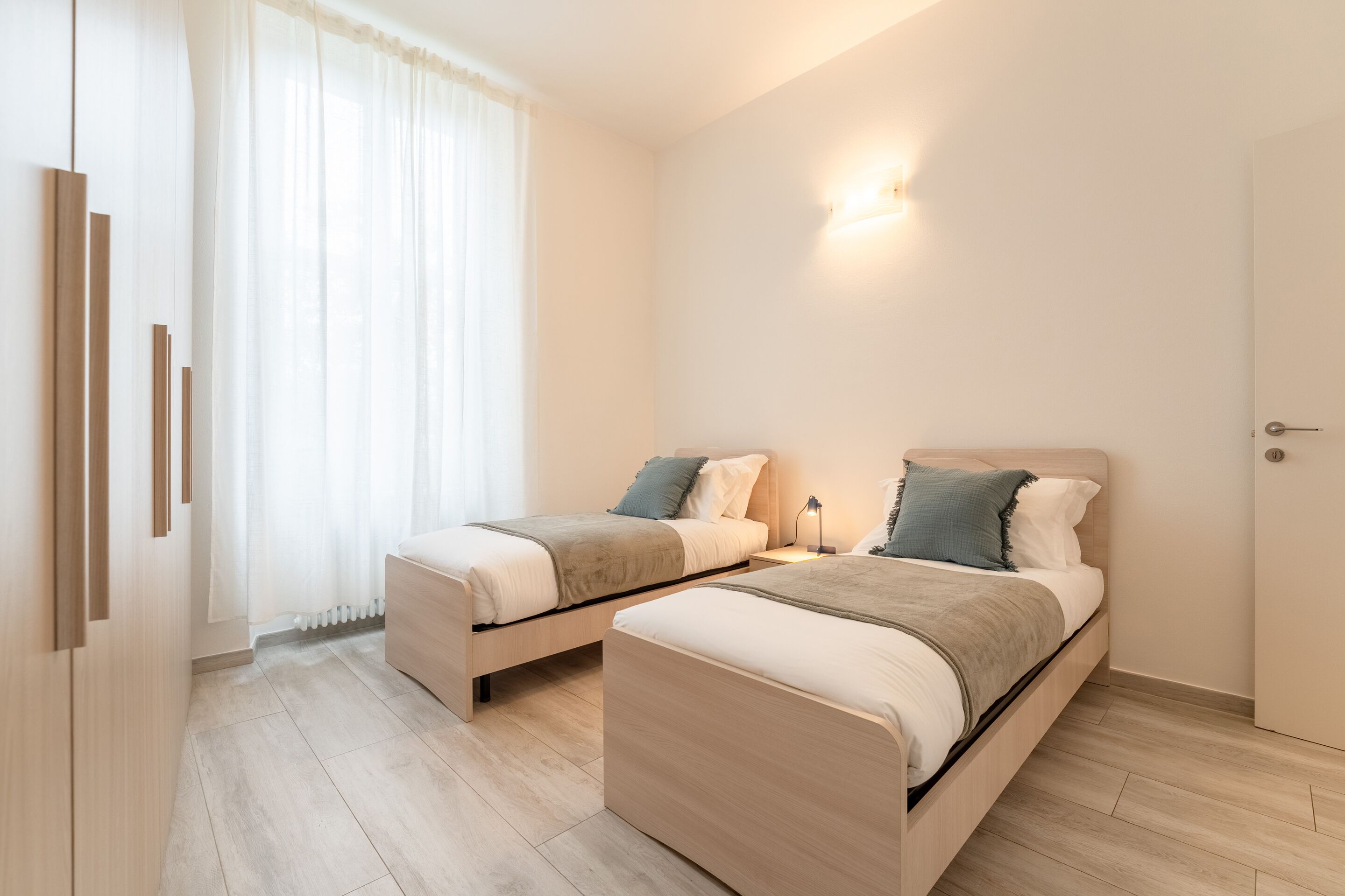 Apartment, 3 Bedrooms, Balcony | Individually furnished, iron/ironing board