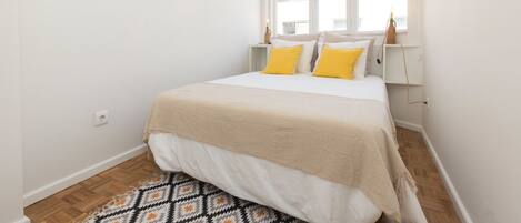 Quartos à prova de som, ferros/tábuas de passar roupa, Wi-Fi de cortesia