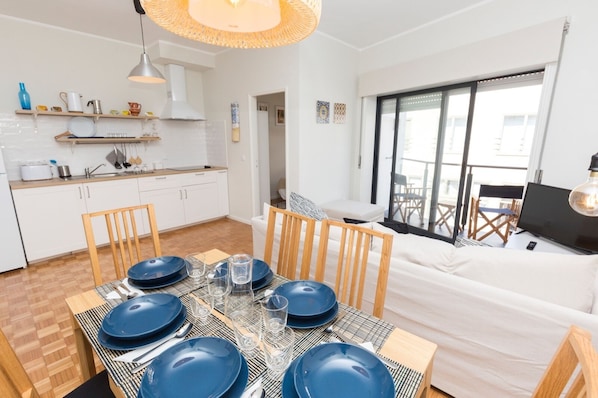 Iron/ironing board, free WiFi