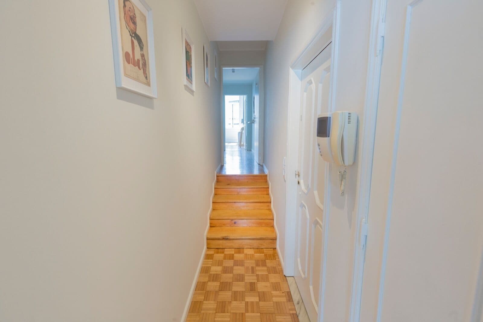Habitacions insonoritzades, planxa i posts de planxar i wifi gratuïta 