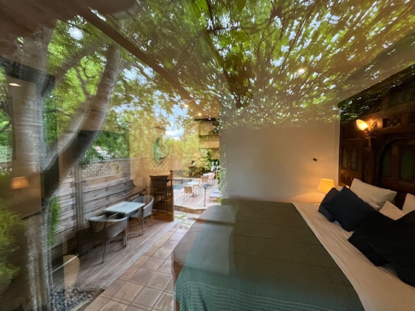 Deluxe kamer, patio, uitzicht op tuin | Geluiddichte muren, gratis wifi