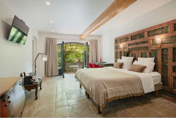 Chambre Luxe, patio, vue jardin | Wi-Fi gratuit