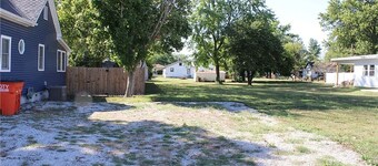 Cozy Refurbished Cottage Near Lake Shelbyville - Pet & Boat Friendly