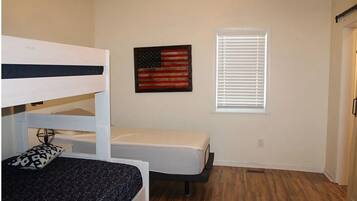 2 bedrooms, WiFi, bed sheets