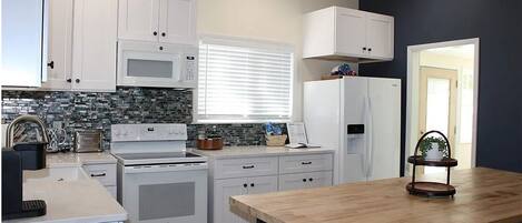 Microondas, horno y parrilla de estufa