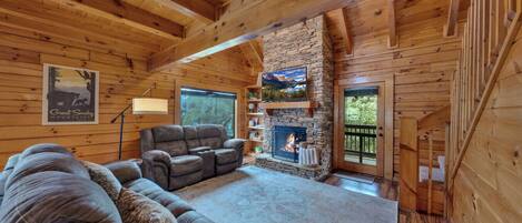 Televisión, chimenea, videojuegos, futbolito