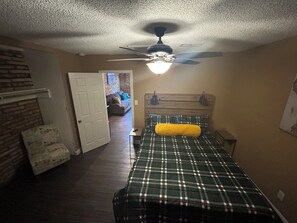WiFi, bed sheets - The Love Shack on the River (Bullhead City)