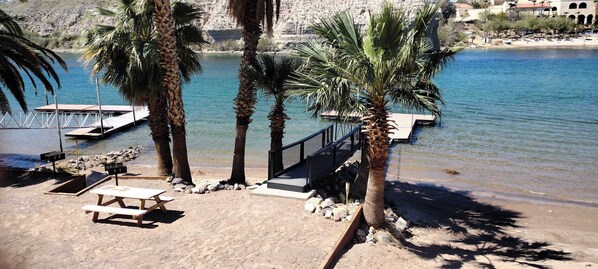 Beach - The Love Shack on the River (Bullhead City)