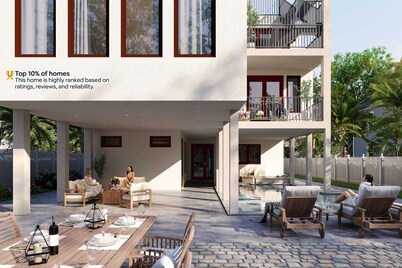 Saltwater spa & pool, Beach@3min walk, Golf cart, Elevator