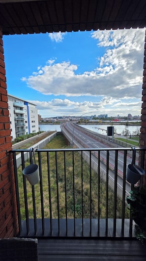 Deluxe-Apartment, 3 Schlafzimmer, Stadtblick | Terrasse/Patio