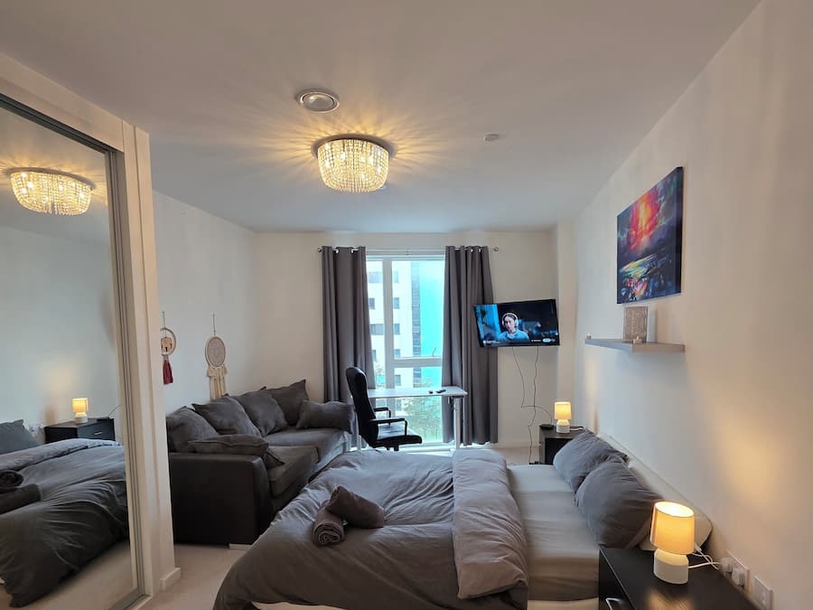 Apartamento luxo, 3 quartos, vista para a cidade | Escrivaninha, espaço de trabalho para notebook, Wi-Fi de cortesia