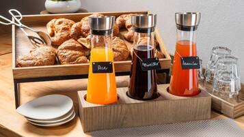 Café da manhã com buffet grátis todos os dias