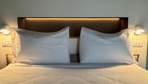 Room, 1 Queen Bed, Non Smoking, Balcony