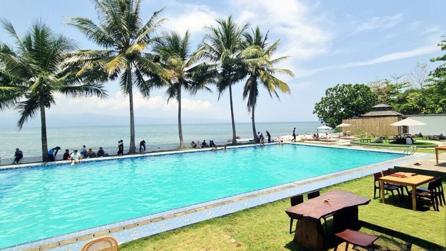 La Plage Beach Club & Resort
