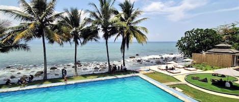 Outdoor pool, free cabanas