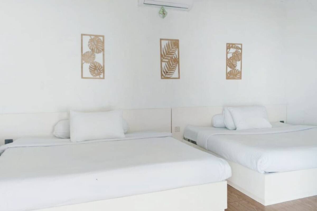 Habitación cuádruple clásica, balcón, vistas a la playa