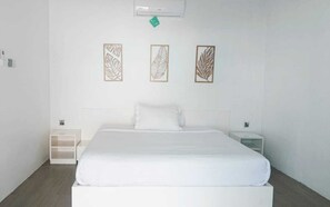 Classic Double Room, Balcony, Beach View | Bed sheets - La Plage Beach Club & Resort (Cikakak)