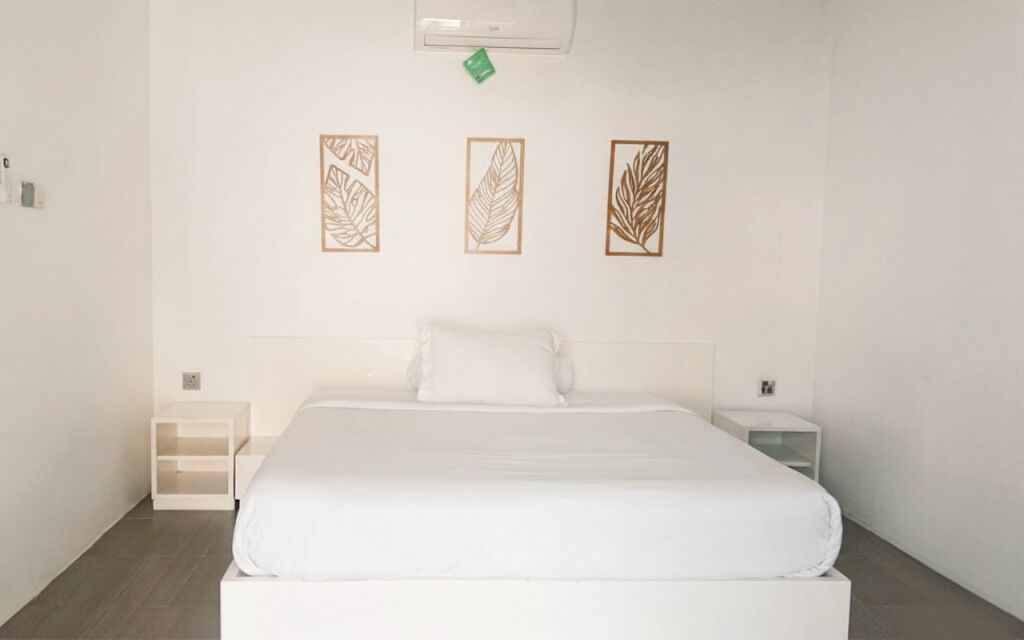 Classic Double Room, Balcony, Beach View | Bed sheets