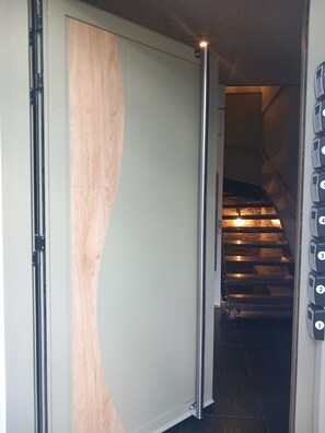Unclassified image, 4 of 14, button