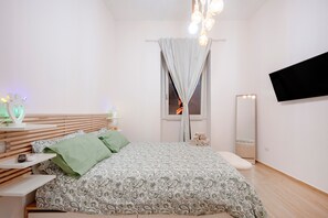 1 habitación, tabla de planchar con plancha, wifi y ropa de cama