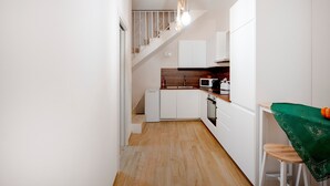 Private kitchen - Apartment 'Dimora Oreste' with Private Terrace, Wi-Fi and Air Conditioning (Bari)
