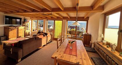 FEWOBuergstadt.de
lichtdurchflutete, gemütliche, großzügigeFeWo mit Fernblick