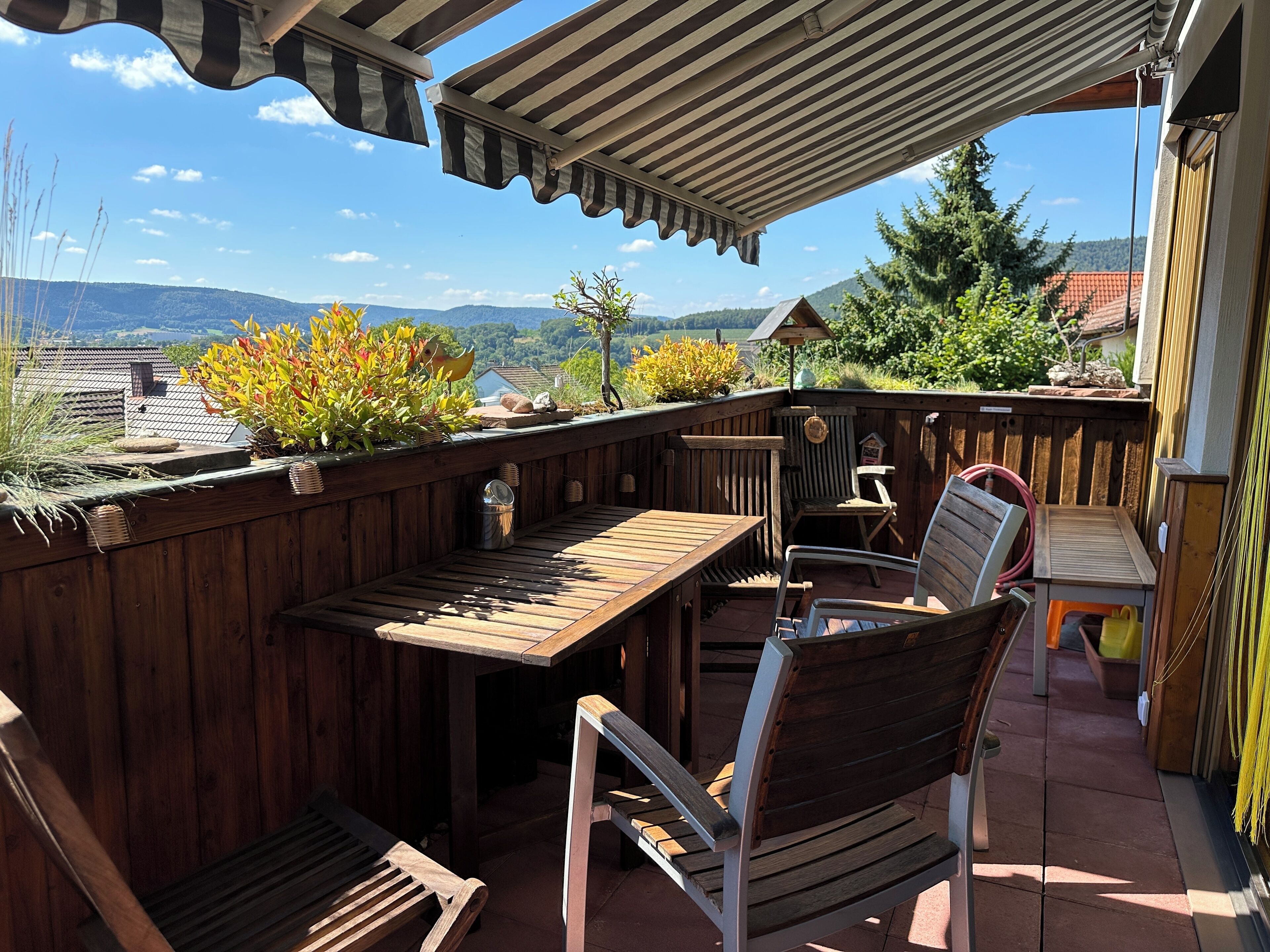 屋外ダイニングエリア