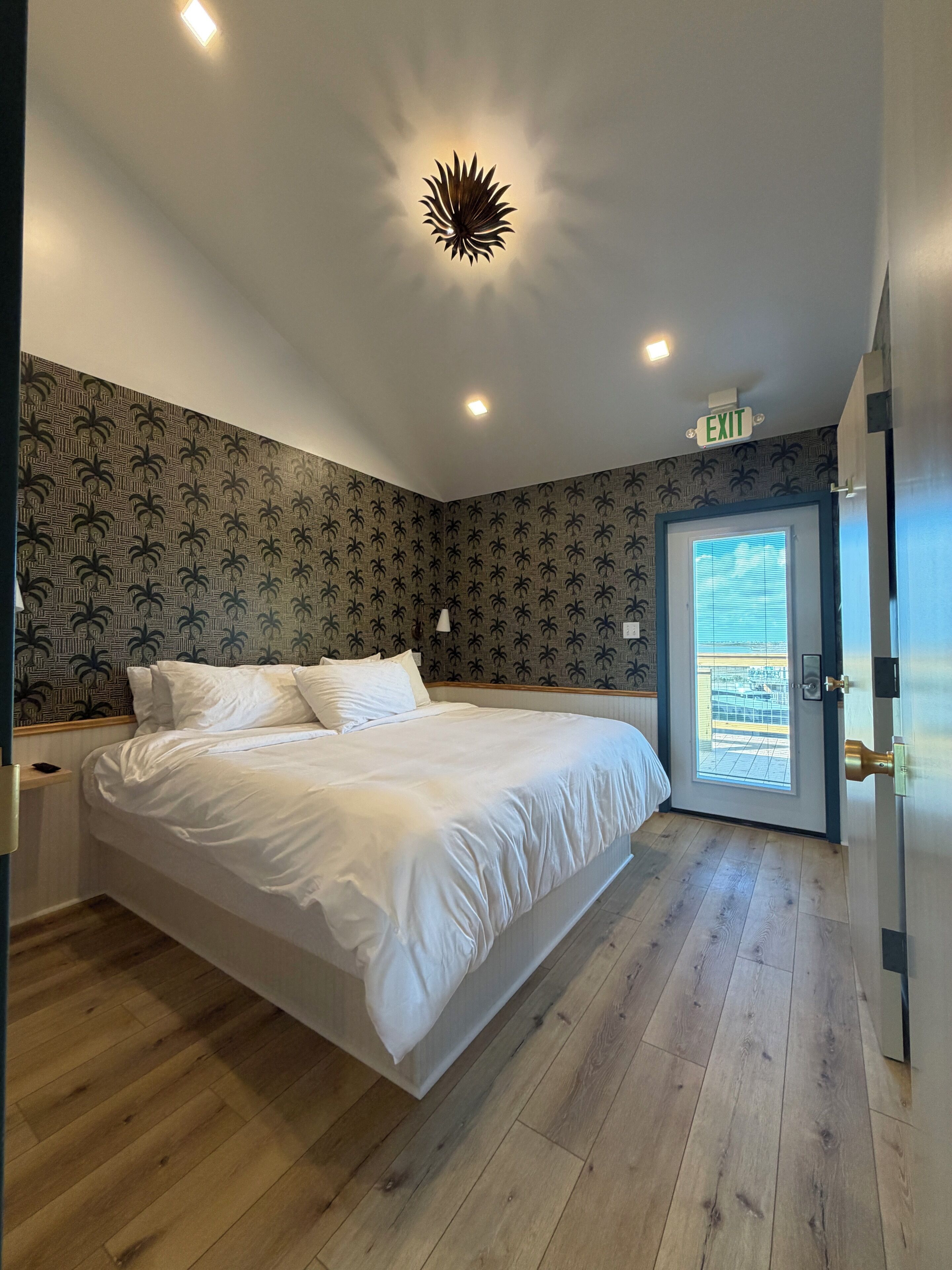 พื้นที่ทำงานแบบใช้แล็ปท็อป, Wi-Fi ฟรี