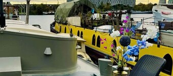 Boat suite - A Unique Houseboat Stay - Amsterdam BB