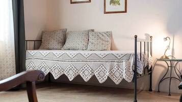 Bureau, fer et planche Ă repasser, Wi-Fi gratuit, draps fournis