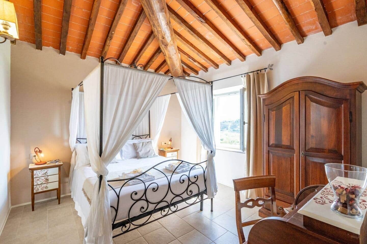 1 chambre, bureau, fer et planche à repasser, Wi-Fi gratuit