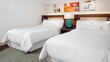 Family Apartment | Premium bedding, down comforters, in-room safe, desk