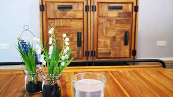 Apartment, Park View | Desk, laptop workspace, free WiFi, bed sheets