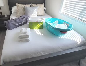 3 bedrooms, desk, iron/ironing board, travel cot