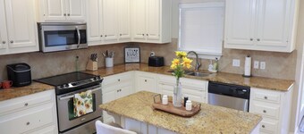 Spacious Denham Springs Getaway – Near Shopping, Dining & LSU!