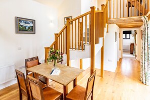 Dining - Johnsons Smallholding (Whitchurch)