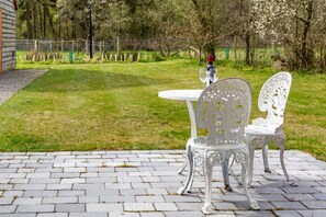 Outdoor dining - Johnsons Smallholding (Whitchurch)