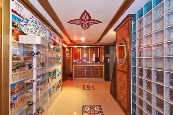 المنشأة من الداخل