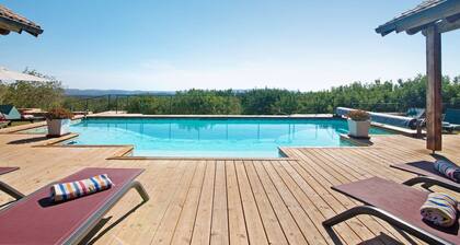 Marrakech Room – with Shared Pool