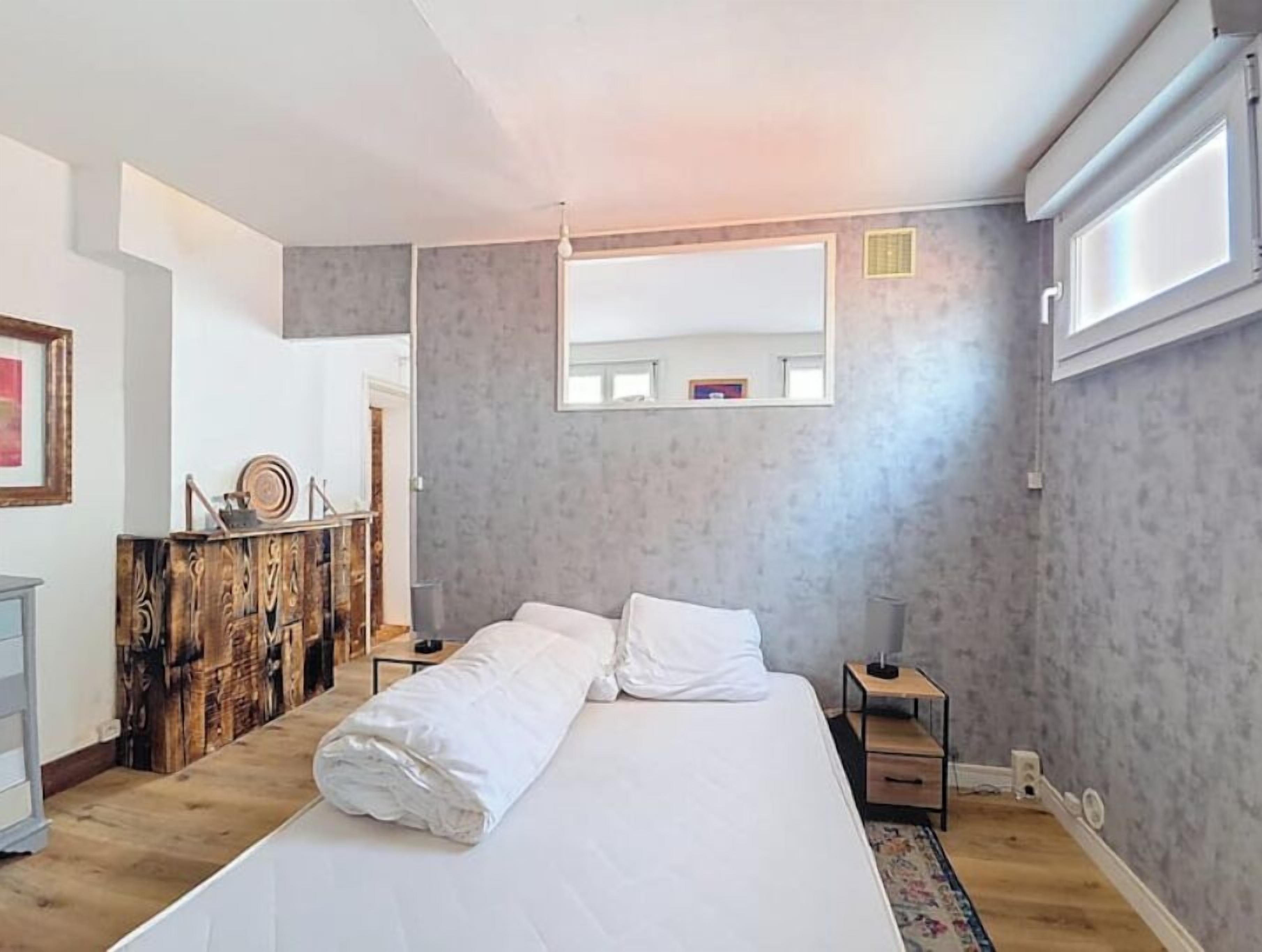 3 chambres, fer et planche à repasser, accès Internet, draps fournis